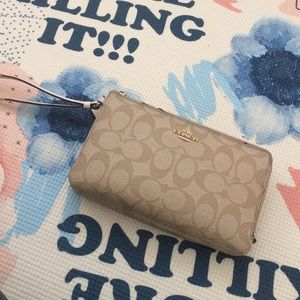 Coach Wallet/ Mini Zip